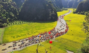 Hanoi - Halong - Ninh Binh - Water Puppet show-Buffet dinner (5ds 4ns Package)