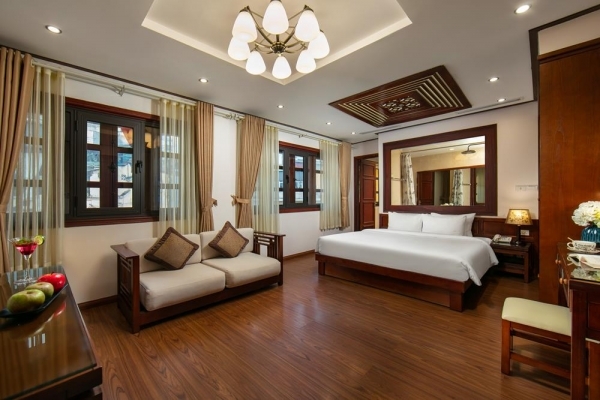 ANCENT SUITE WITH POOL OR CITY VIEW